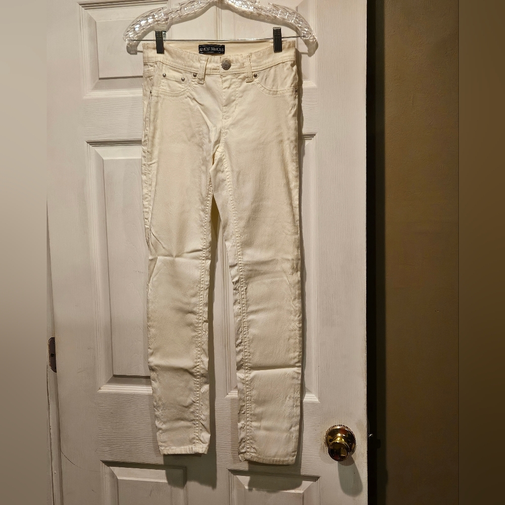 ALMOST FAMOUS STRETCHY JEANS
